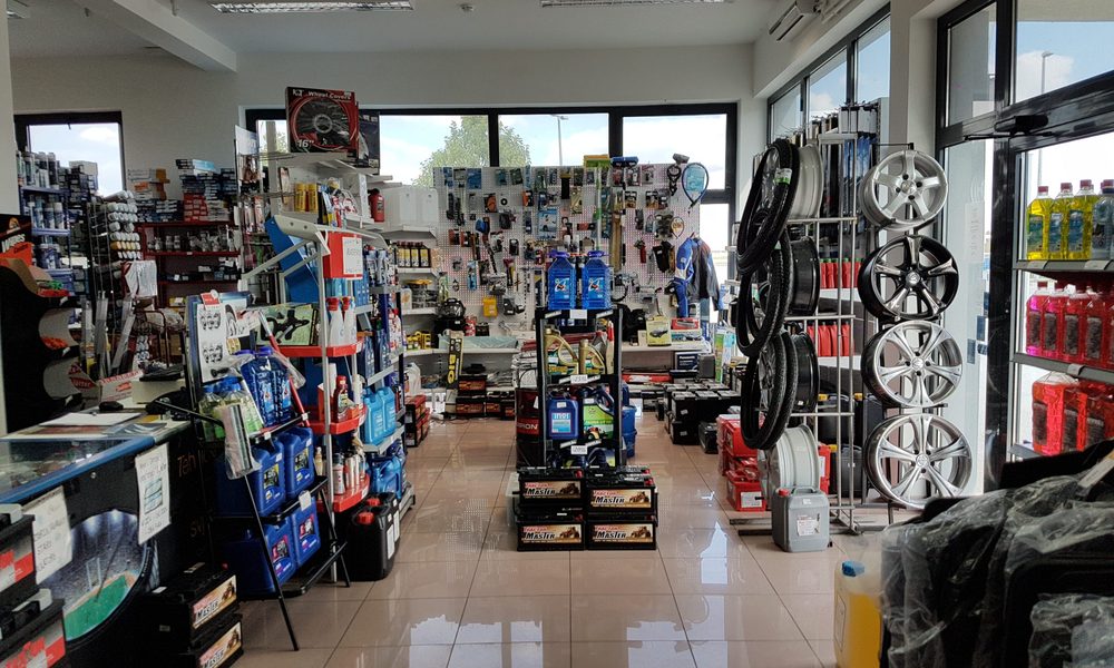 Interijer trgovine Oktan Auto Centar